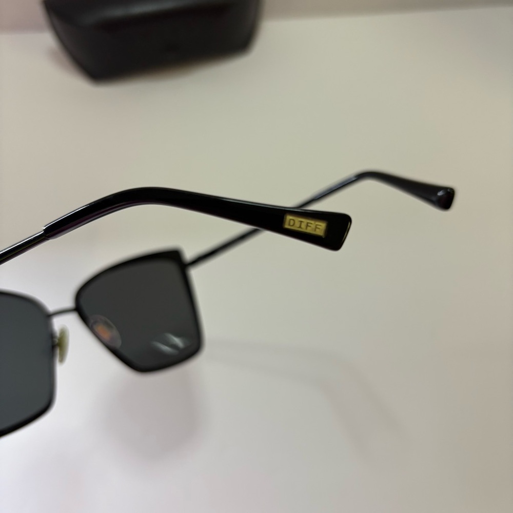 Diff Eyewear Becky Sunglasses View 6